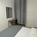 Πανσιόν Larissarooms *